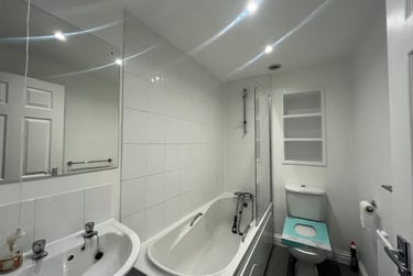 2 bed house, Citadel Road, Stonehouse, Plymouth, PL13BD - Image 3